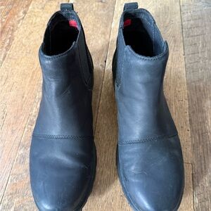 Sorel Black Leather Chelsea boots